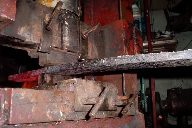 25. Making a Chain San Mai Damascus Machete