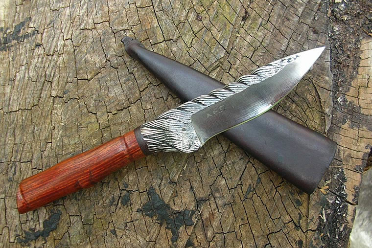 AES Custom Knives / Ariel Salaverria Knives Portfolio